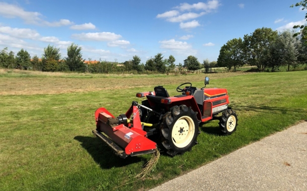 flailm mower from facebook_爱奇艺.jpg